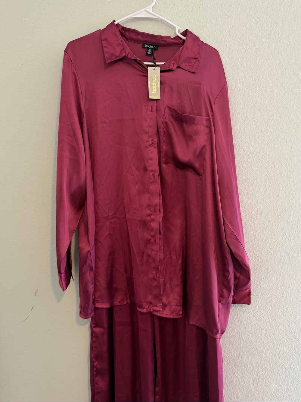 boohoo Women's Satin Button-Up Pajama Top set in Berry